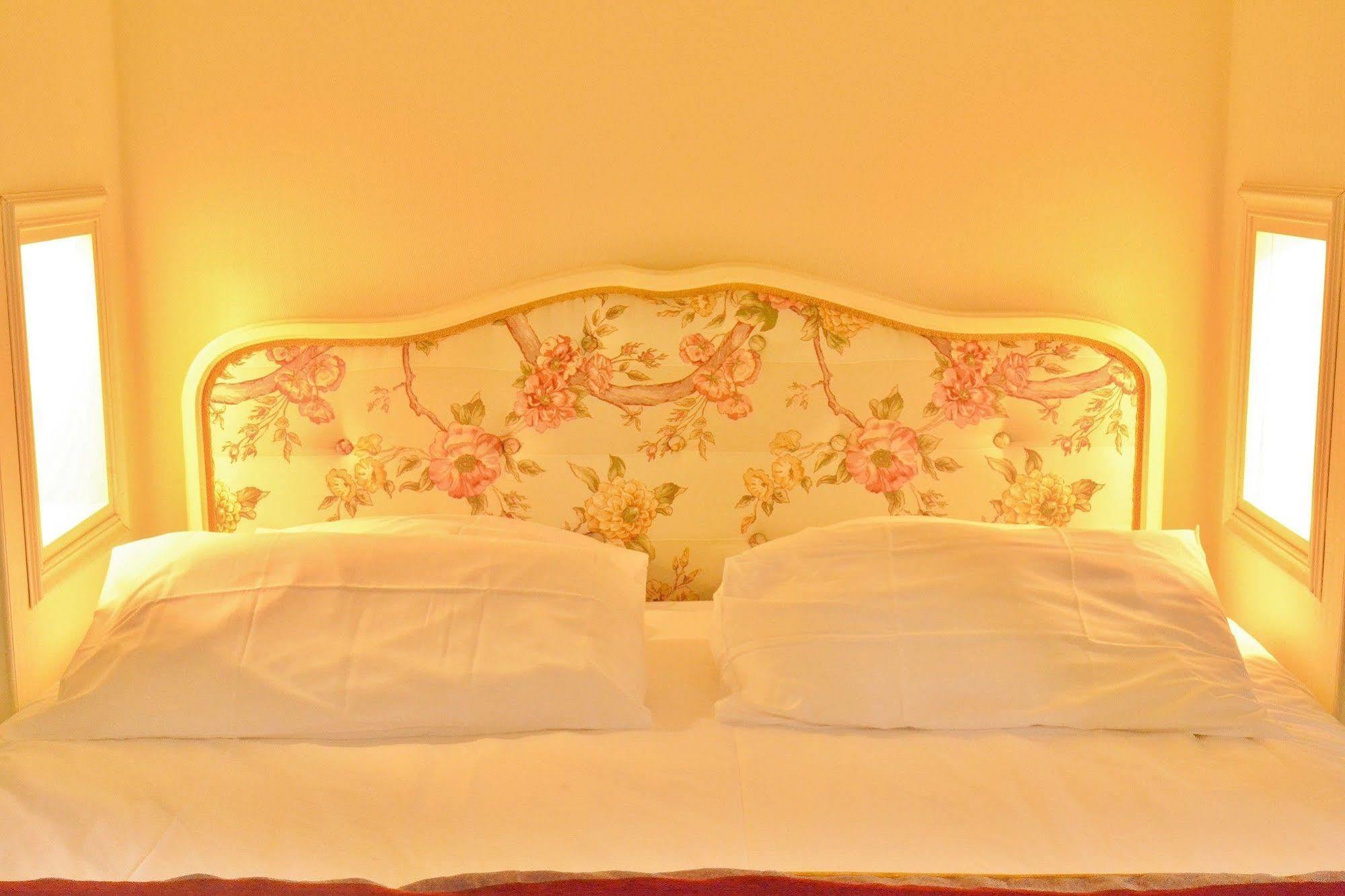Chambres D'Hotes Domaine Du Hameau Baylesse Saint-Jean-d'Aigues-Vives Dış mekan fotoğraf